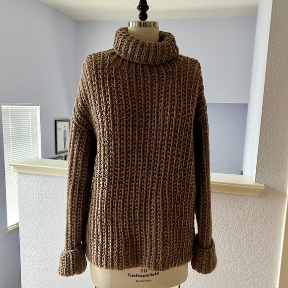Hand Knit Sweater - Picture 7 of 8